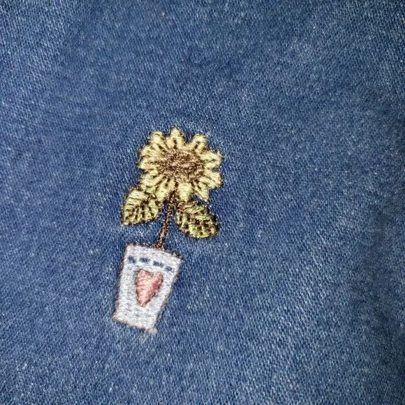 ALFRED DUNNER STRETCH WAISTBAND SUNFLOWER EMBROIDERED CAPRI'S SIZE 10 - Picture 2 of 4